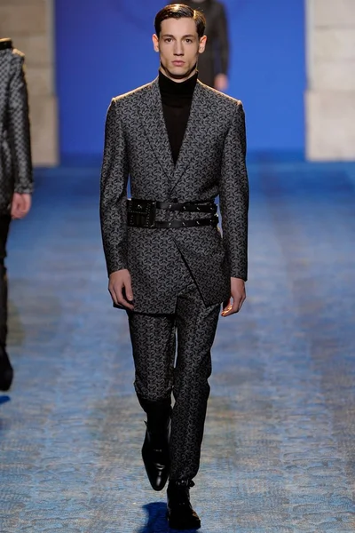 Look 39